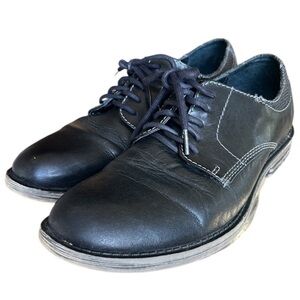 BedStu men’s slip on lace under leather shoes. Very good condition. Size 9 black